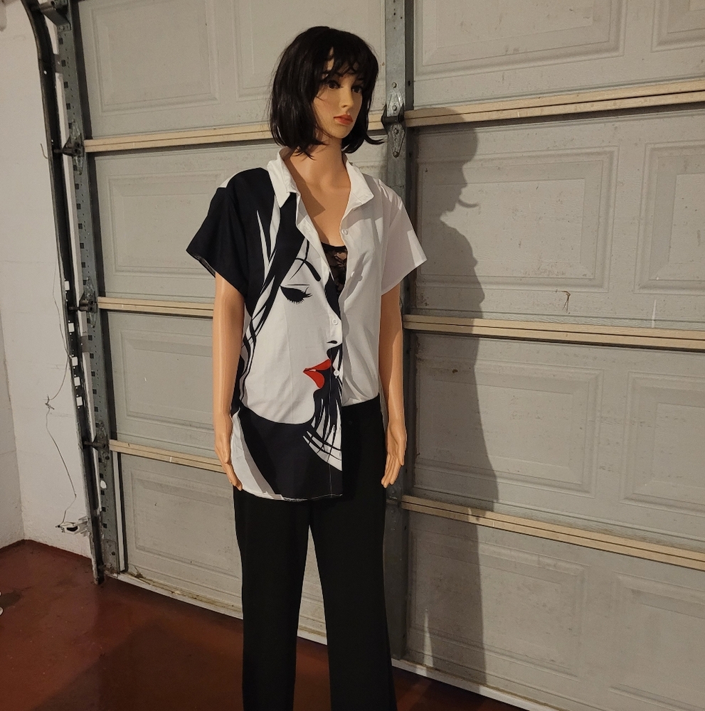 Chic Graphic Face Blouse - Black and White